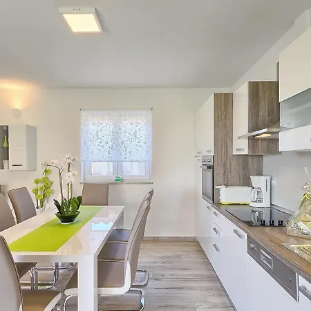 Dom wakacyjny Nera *