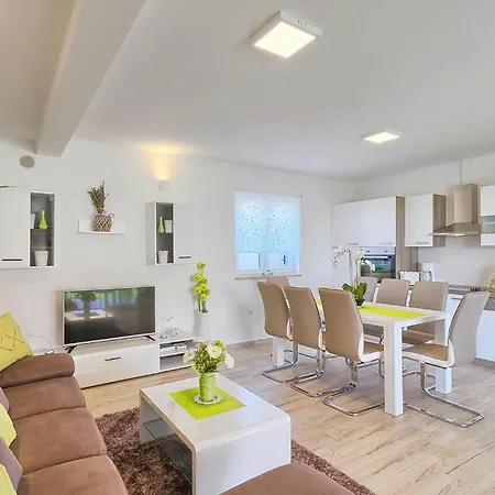 Vakantiehuis Nera Pula